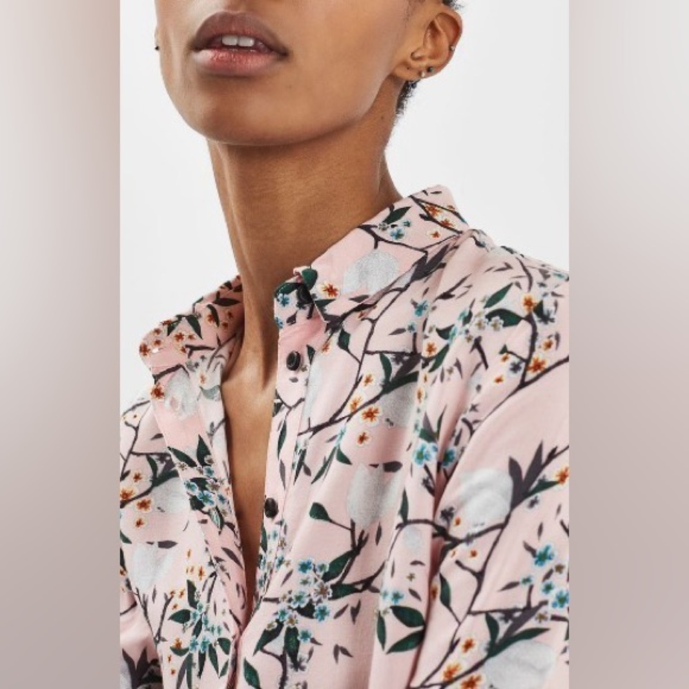 🌸EUC🌸 TOPSHOP Blossom Button Up Pink Blouse Size 4 - Picture 3 of 9